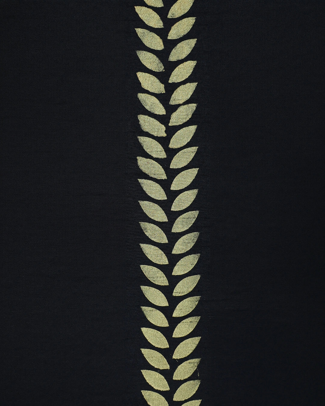 Leaf Line Border